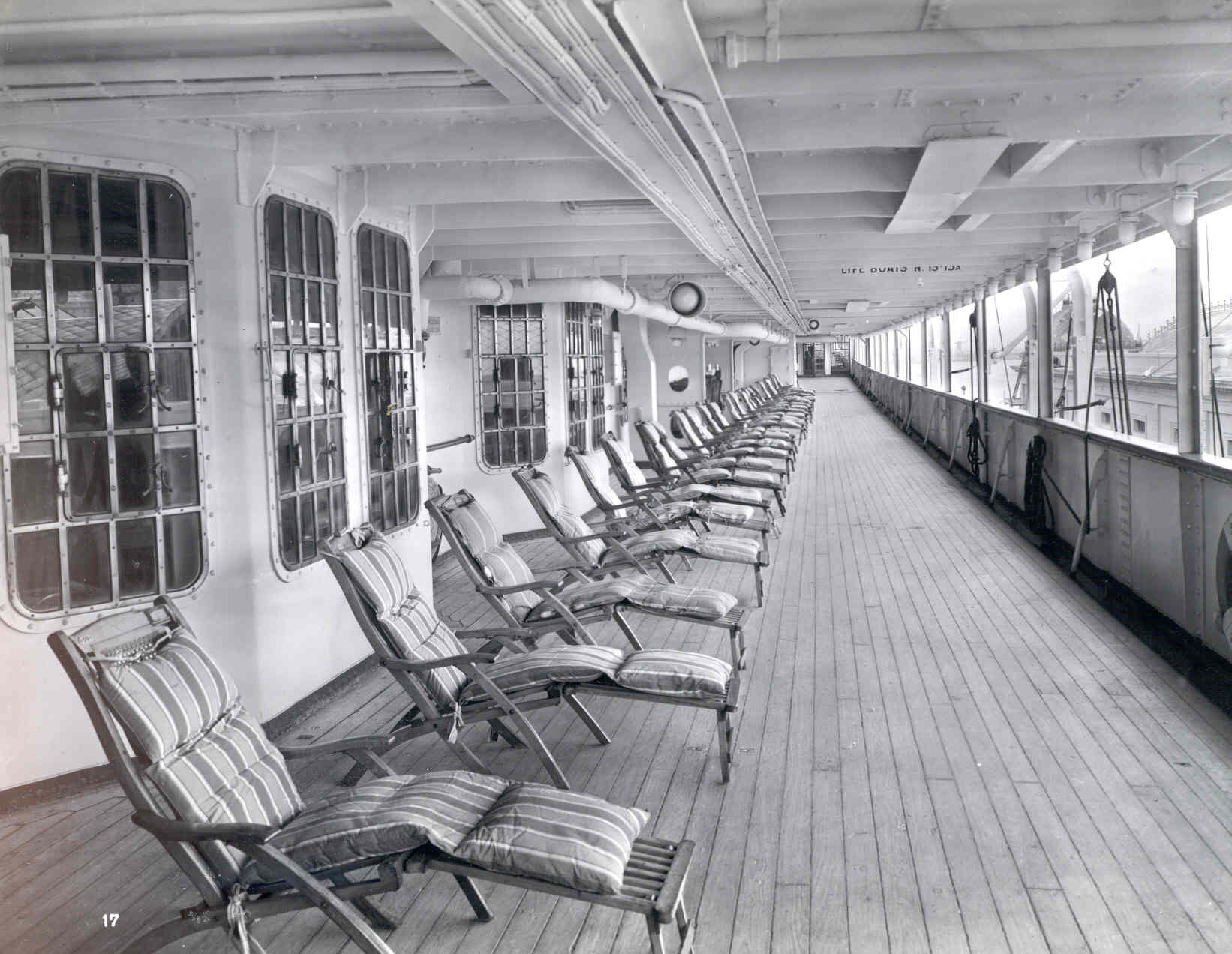 immagine guida vecchia - cmm_00372_(C-34)_§ Mn Saturnia, Interni, Prima classe, Passeggiata_SN Italia